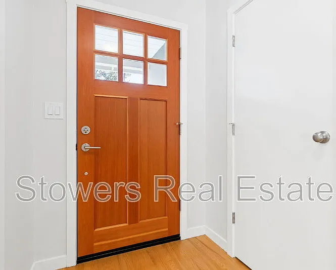 1099 Larch Ave — Photo 5