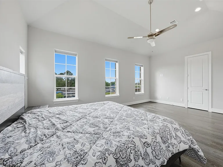8612 Emnora Ln — Photo 26