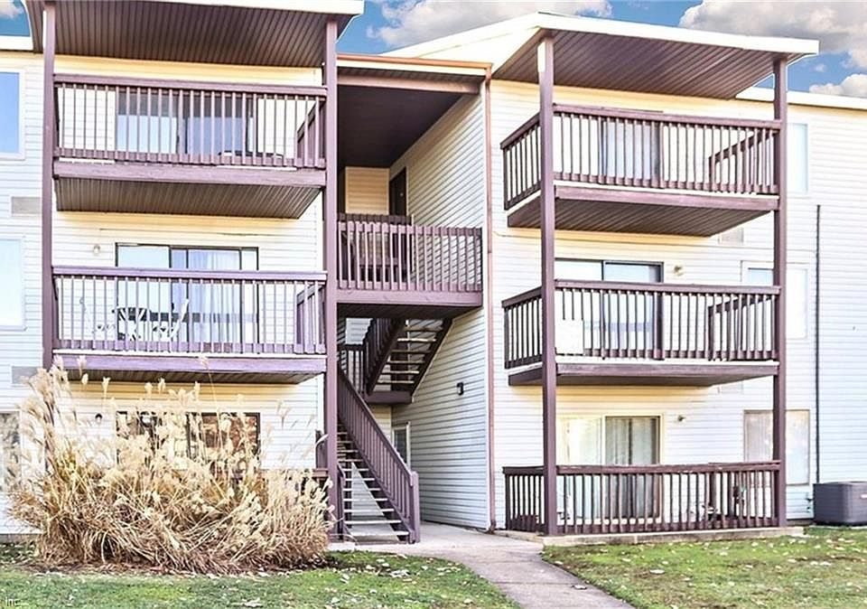 1st image of 65 Wells Ct #2