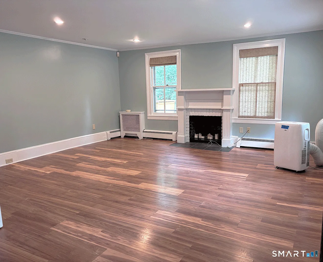 1 bed, 1.0 bath, 725 sqft, $2,300 — Photo 3