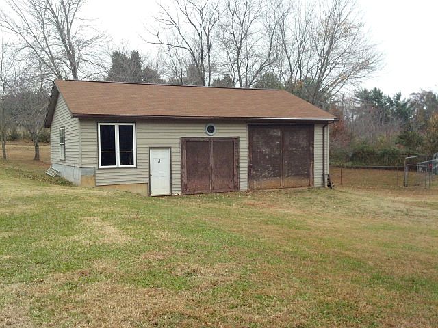 2nd image of 2906-1 Sheree Ln