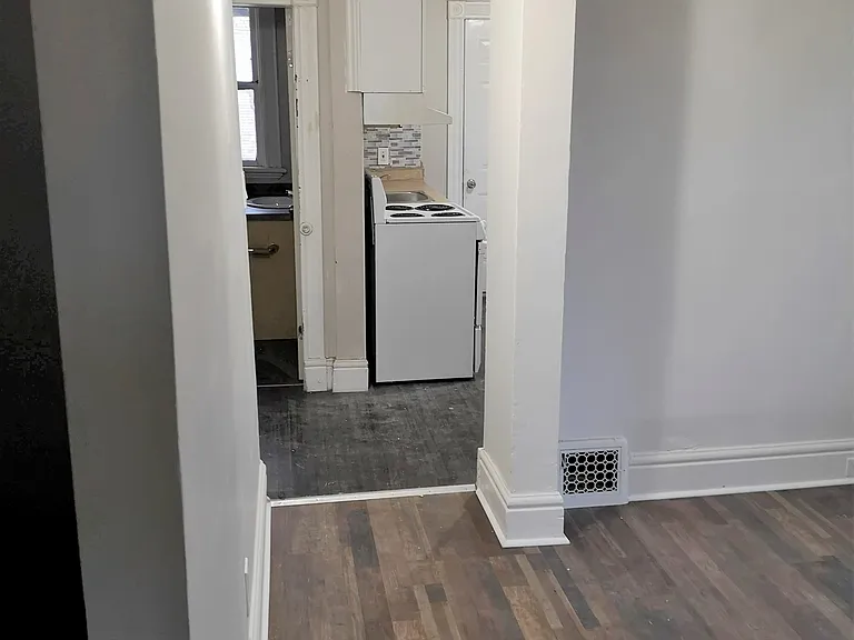 222 Horton St E — Photo 3