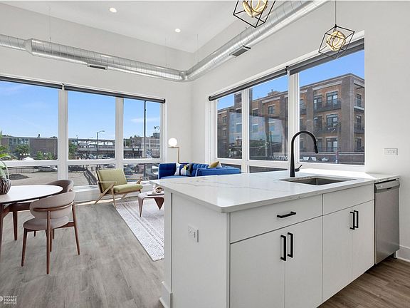4th image of 4725 N Western Ave #4731-203