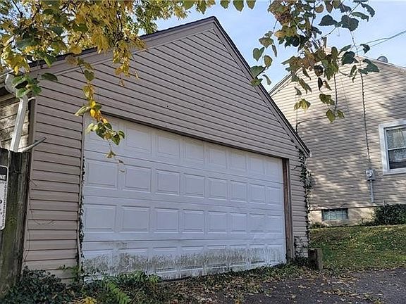 5th image of 2258 Emerson Ave #2256