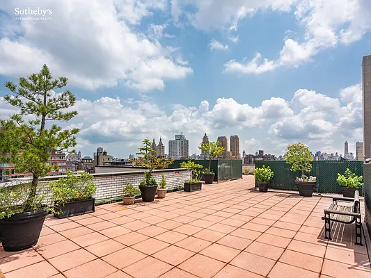 Rented by Sotheby's International Realty | media 16