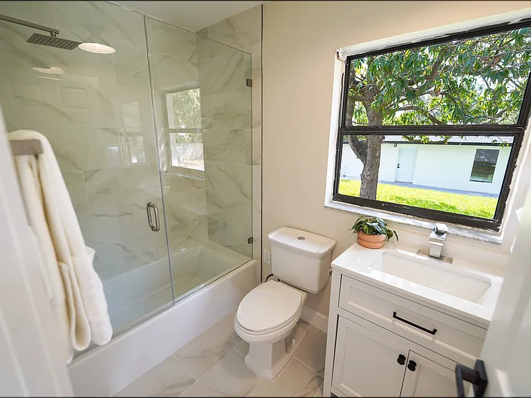 4024 N Seminole Ave — Photo 4