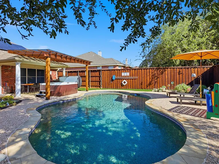 2831 Rosewood Blvd — Photo 42