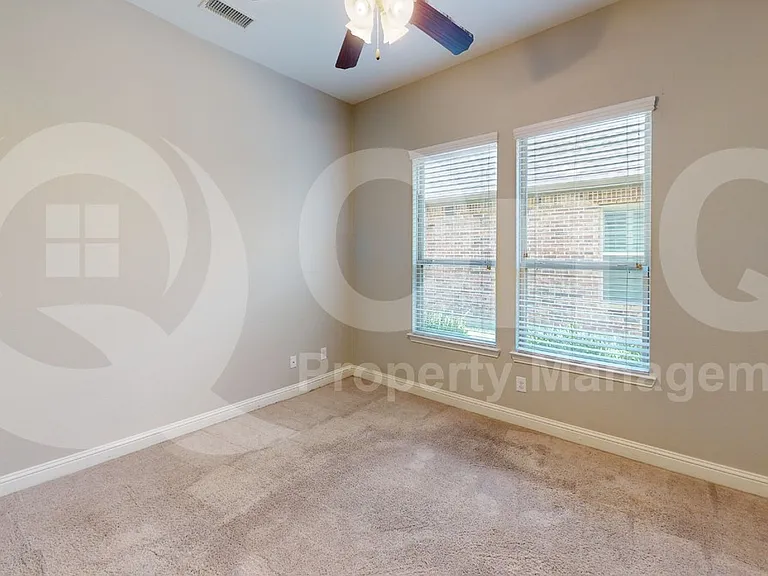 901 Colby Dr — Photo 15