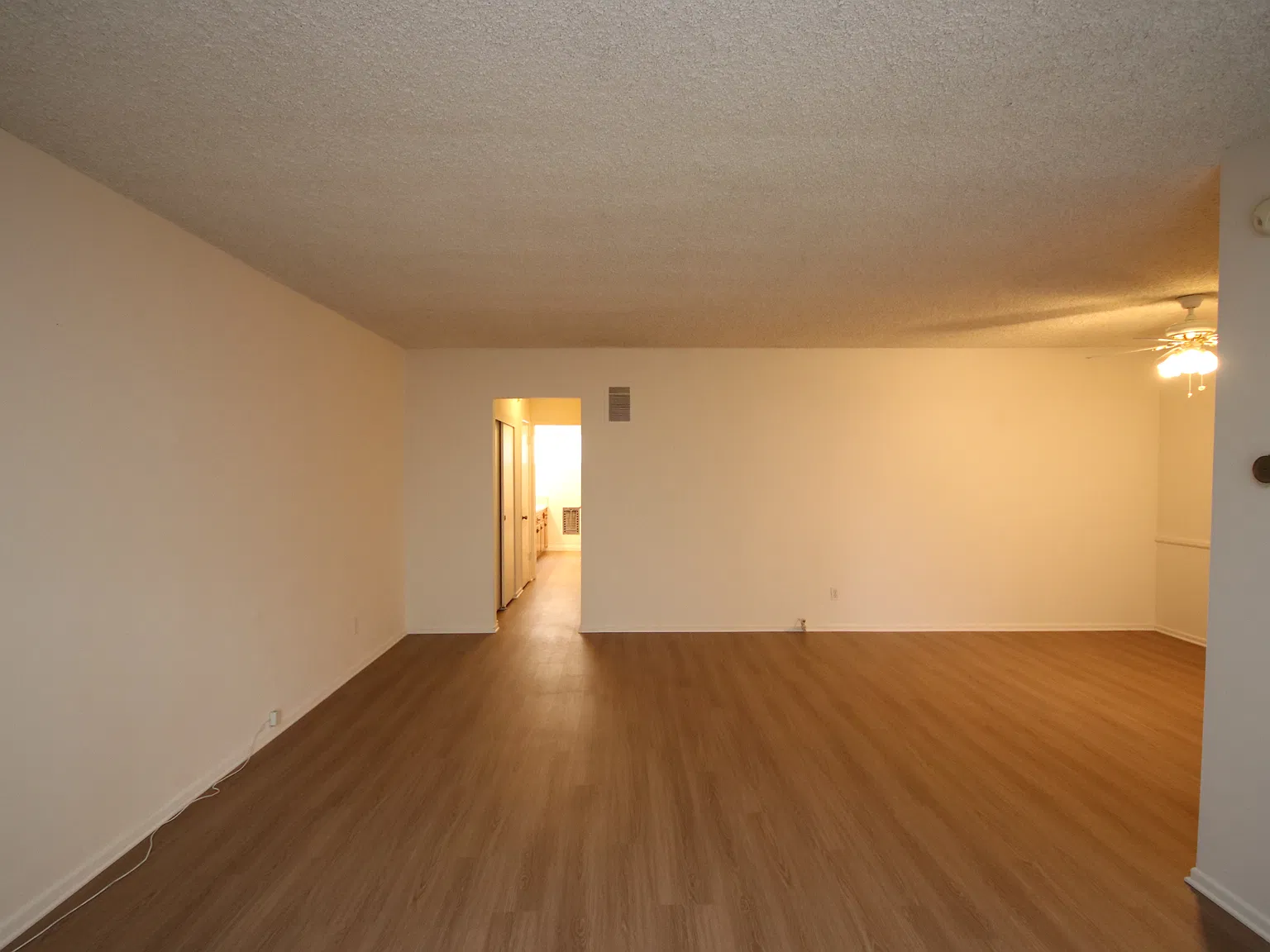 1 bed, 850 sqft, $1,875 — Photo 3