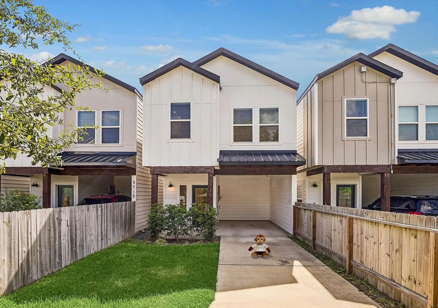 Move-in Ready home in Northside for Lease! — Photo 1