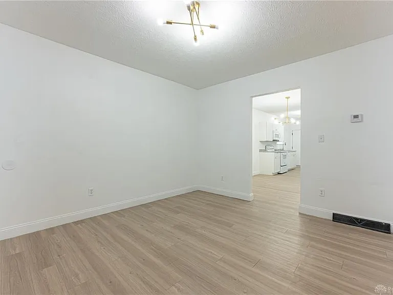 321 Deeds Ave #319 — Photo 11