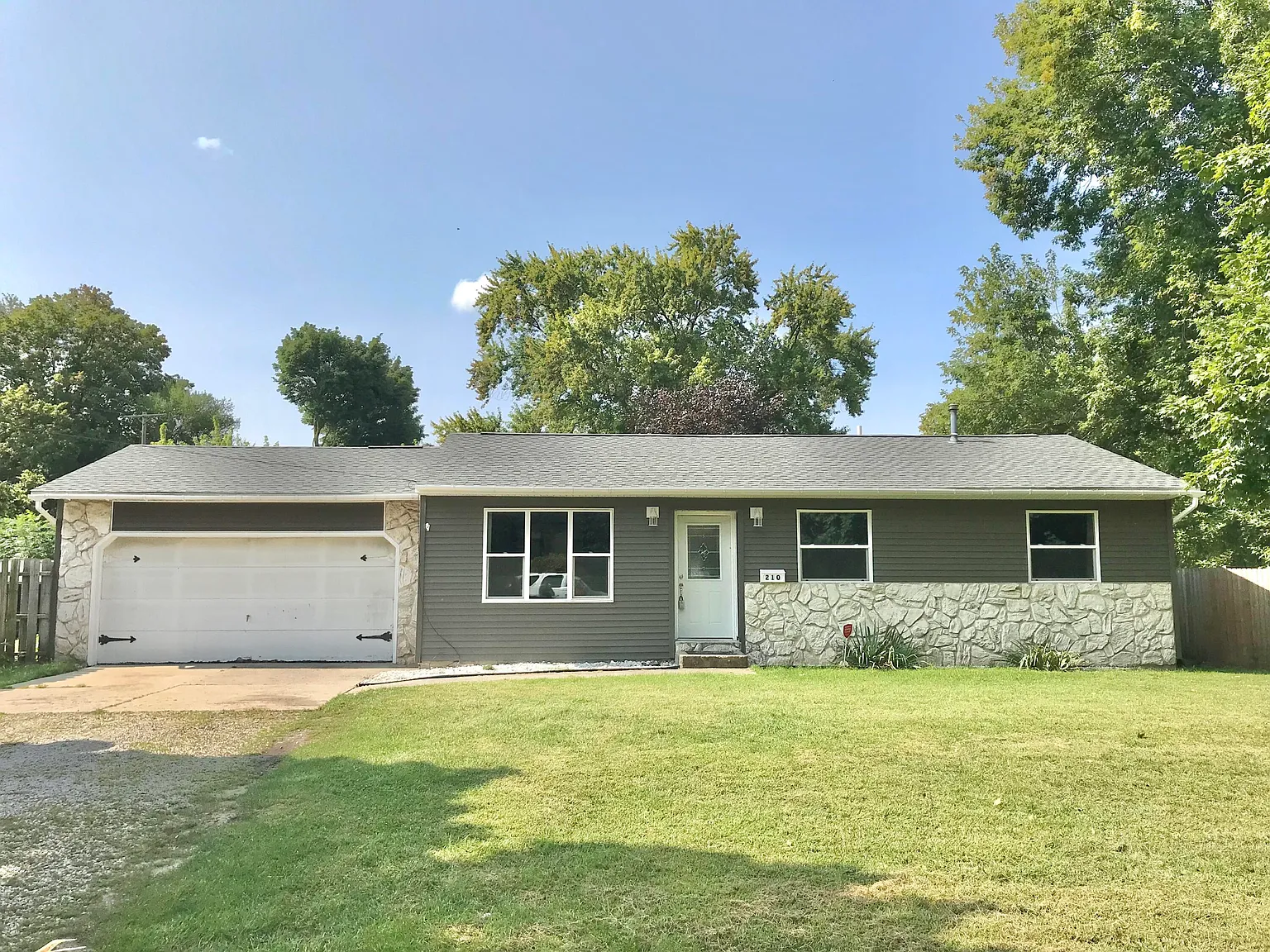 210 Garden St photo 1