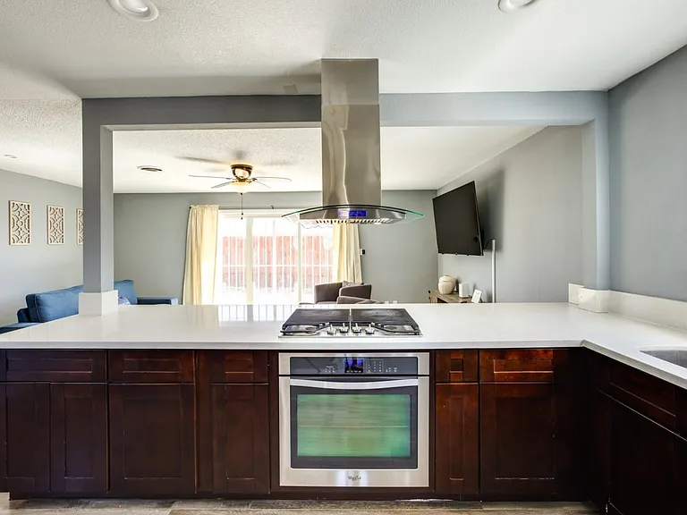 2405 Arenas St — Photo 12