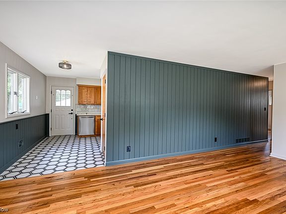 2nd image of 3741 Orchard St