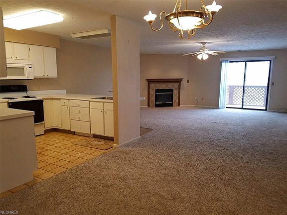 4th image of 8609 Scenicview Dr #N-203