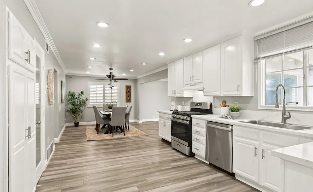 6 bed, 2284 sqft, $1,295 — Photo 3