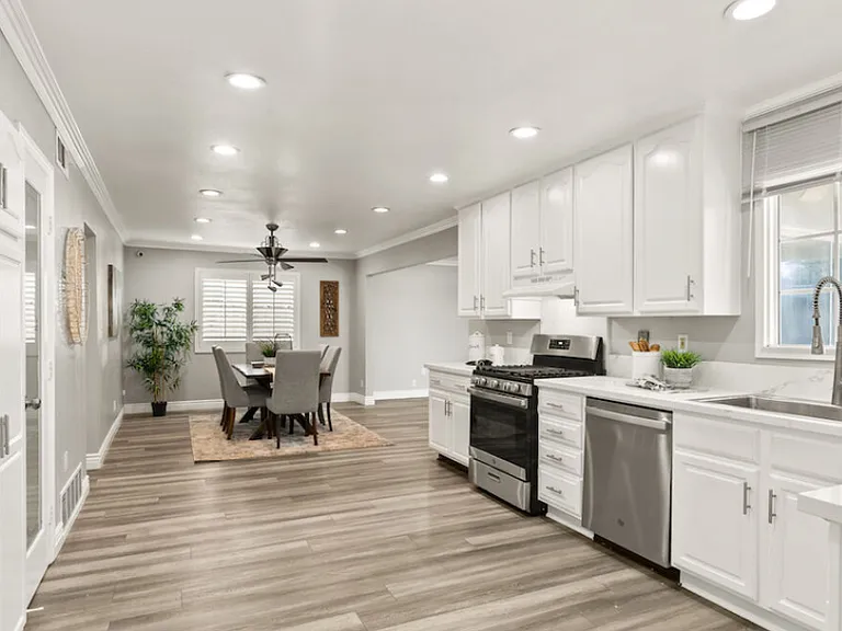 1322 E Elsmere Dr #Z — Photo 3