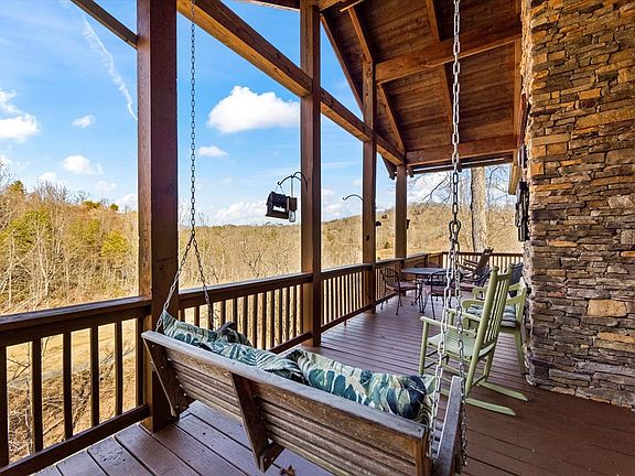 3rd image of 100 Sawgrass Dr #3