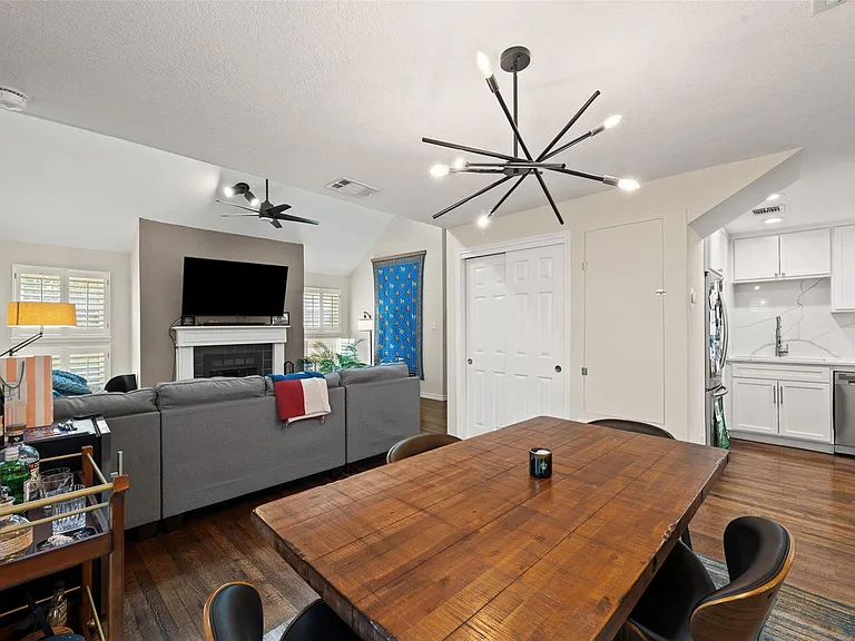 1500 Woodlawn Blvd #304 — Photo 7