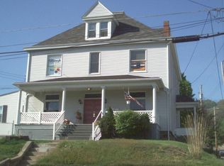 802 6th Ave APT 2, Coraopolis, PA 15108
