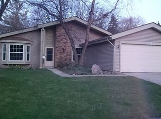 5873 Charleston Ct, Hanover Park, IL 60133
