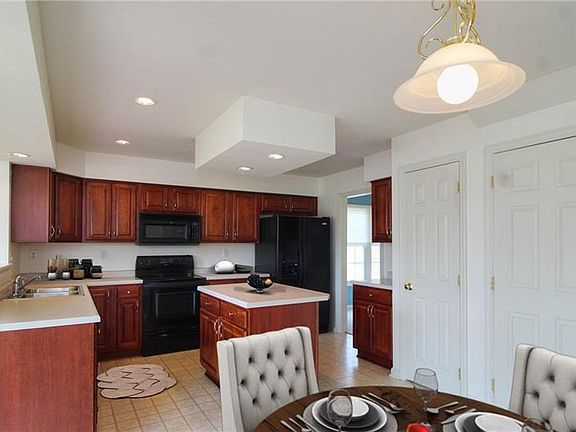 4th image of 3057 Willowbrook Dr