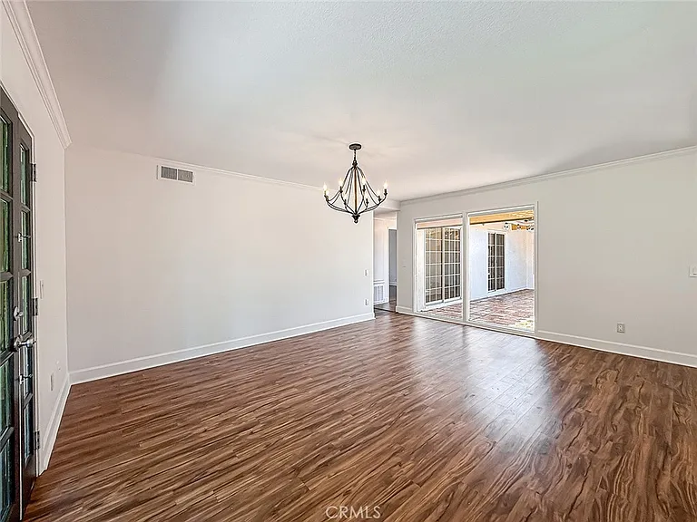 31735 Bainbrook Ct — Photo 8