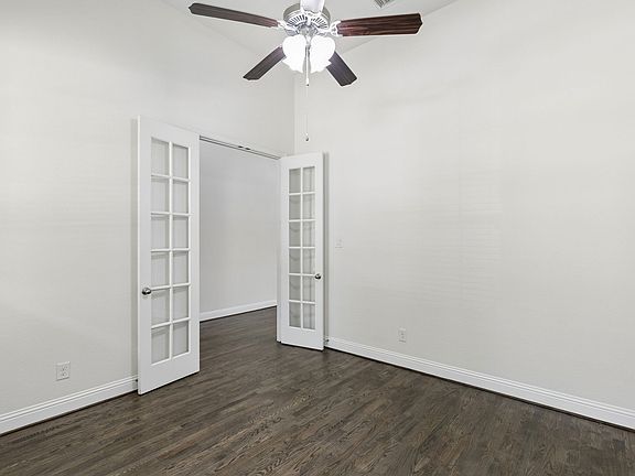 4th image of 400 Warwick Blvd