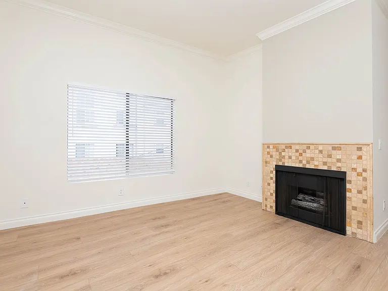 5452 Alvern Cir #204 — Photo 3