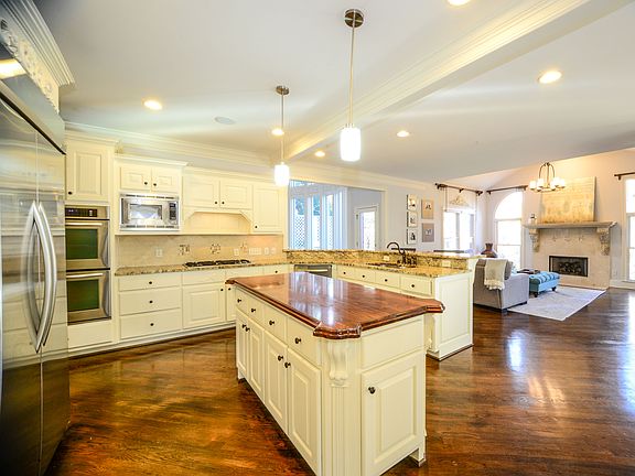 2nd image of 210 Woodscape Ct