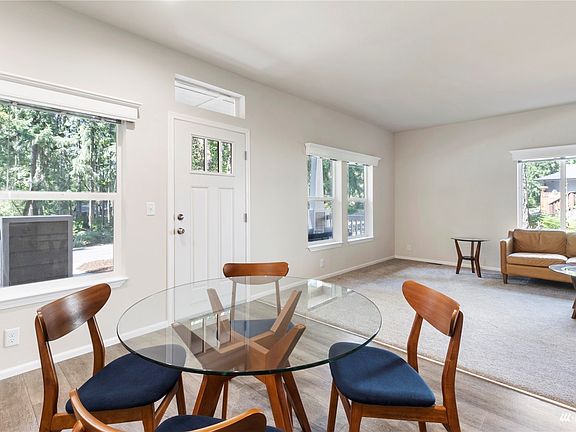 4th image of 10511 107th Avenue Ct