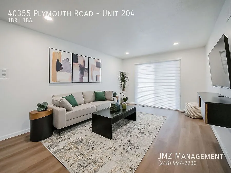All New Luxury Living In Plymouth — Photo 4