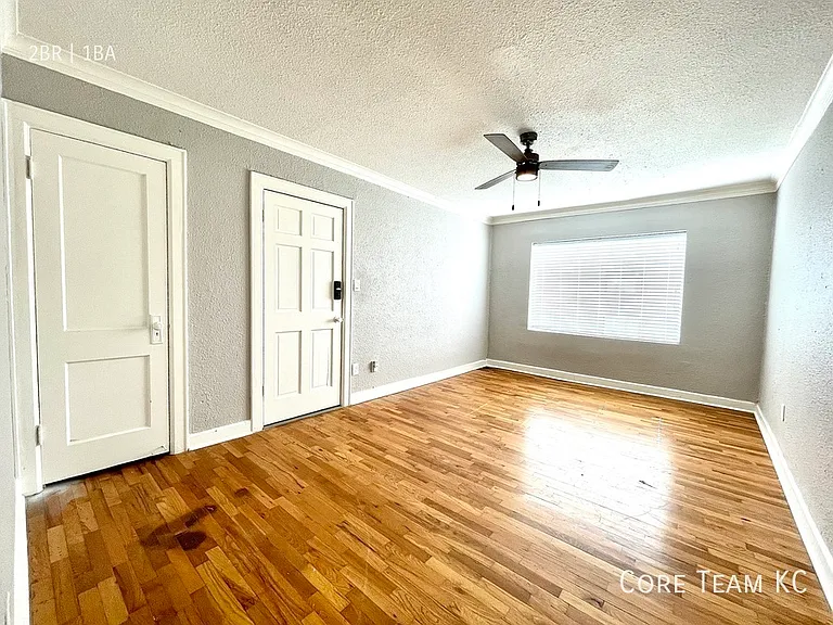 1114 W 45th St #1116-3 — Photo 4