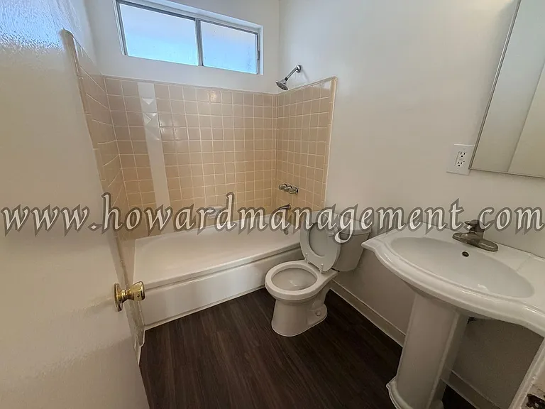 04256LI — Photo 21