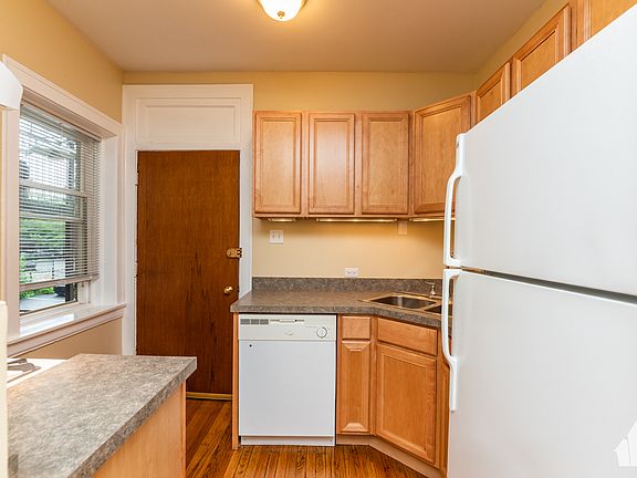 3rd image of 5544 N Glenwood Ave #1W