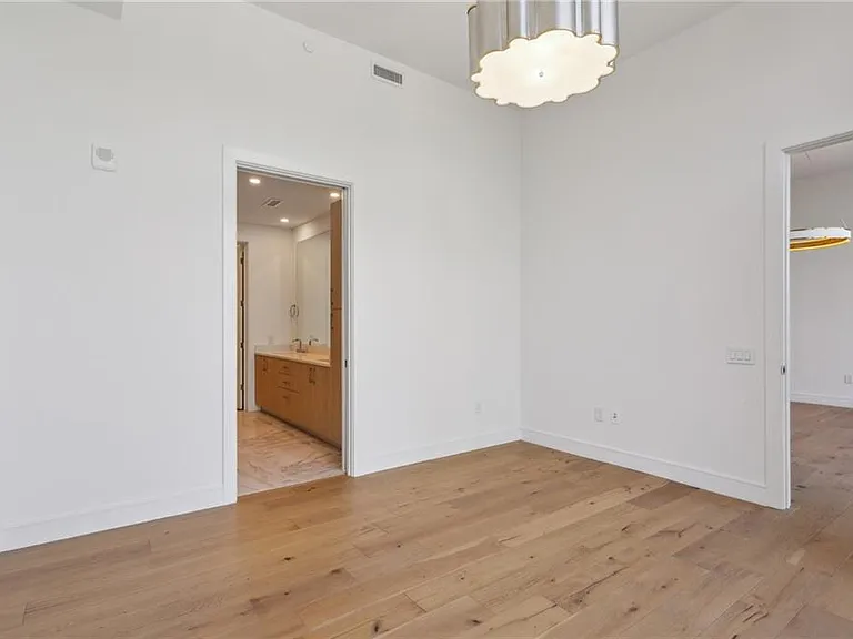 2425 Peachtree Rd NE #403 — Photo 19