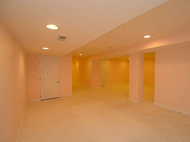 7867 Winding Creek Ct — Photo 19