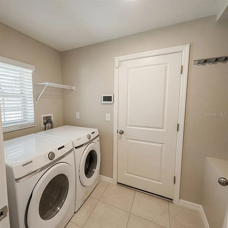 3 bed, 2.0 bath, 1451 sqft, $2,150 — Photo 4