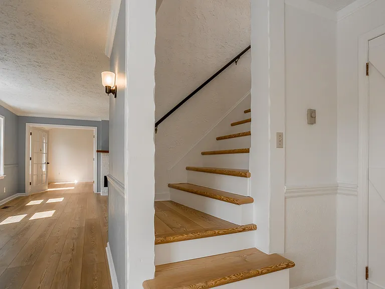 31245 Mohican Dr — Photo 27