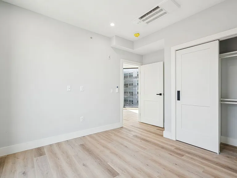 Triad Apartments: Brand New near Drexel & Penn — Photo 42