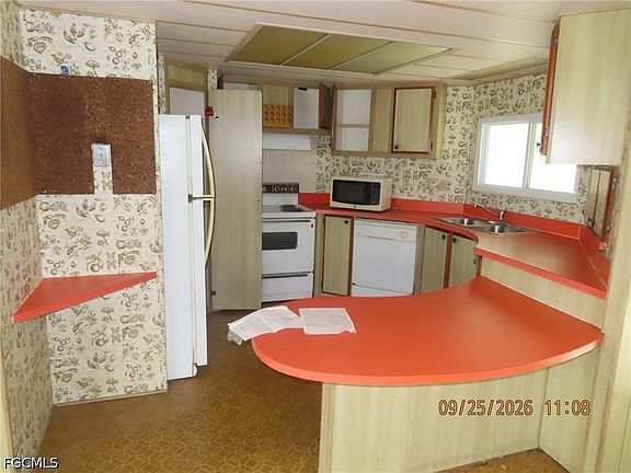 4th image of 288 Cape Sable Dr