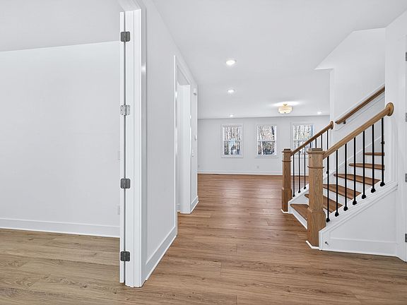 5th image of 3816 Lebrun Path