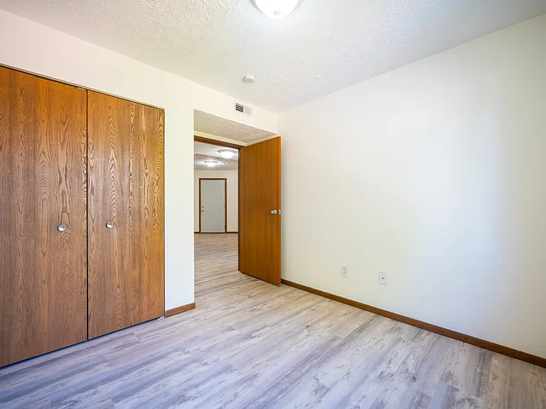 Sumner Point Apartments — Photo 10
