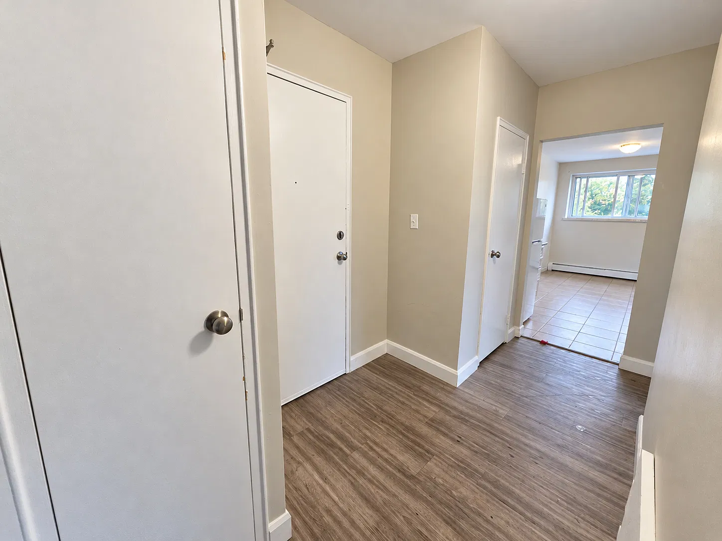 875 Colborne Rd — Photo 2