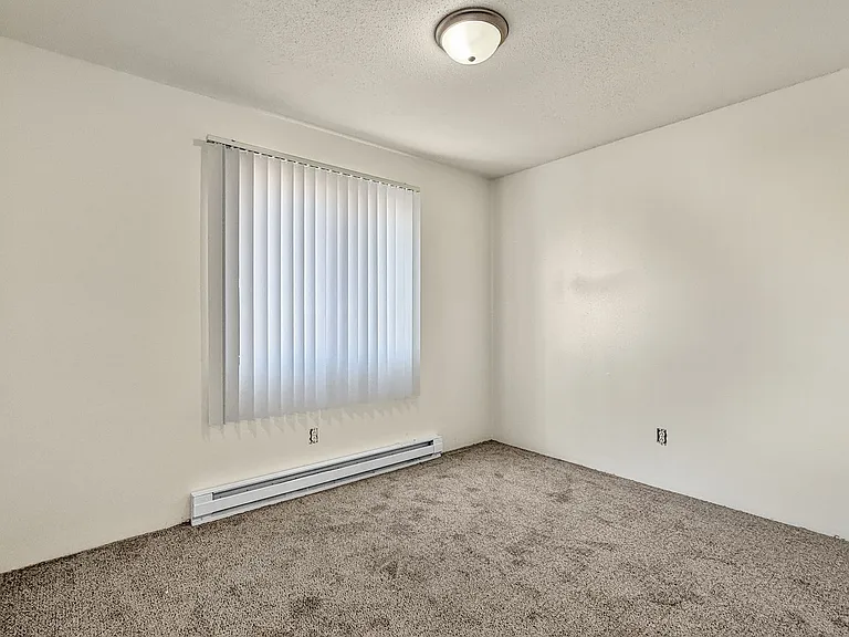 Find Your Perfect Fit at East Park Apartments! — Photo 35