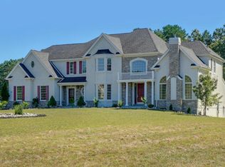 31 Love Ln, Freehold, NJ 07728