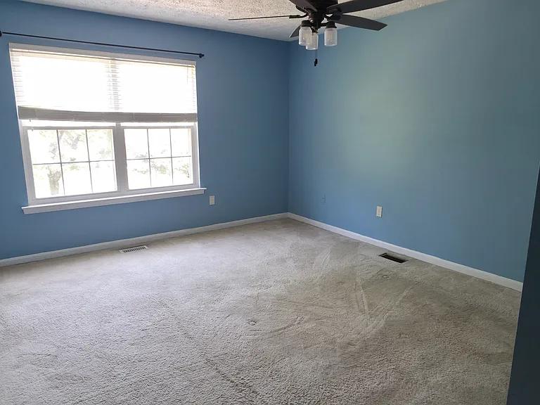 2202 N Tollgate Cir — Photo 11