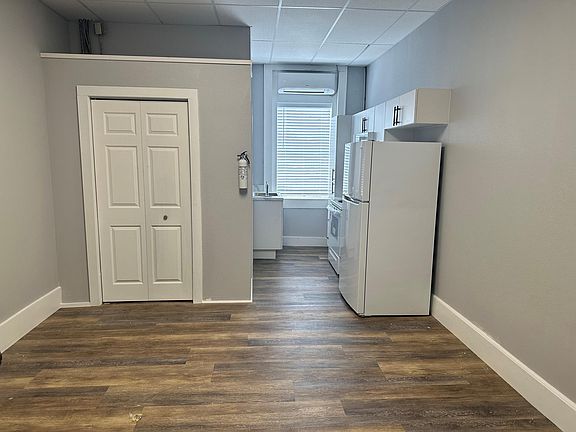 2nd image of 10 N Desoto Ave #3