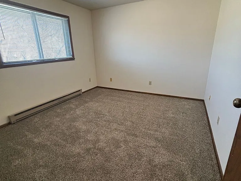1612 E Gateway Cir S — Photo 15
