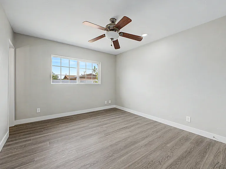416 W Ivanhoe Pl — Photo 14
